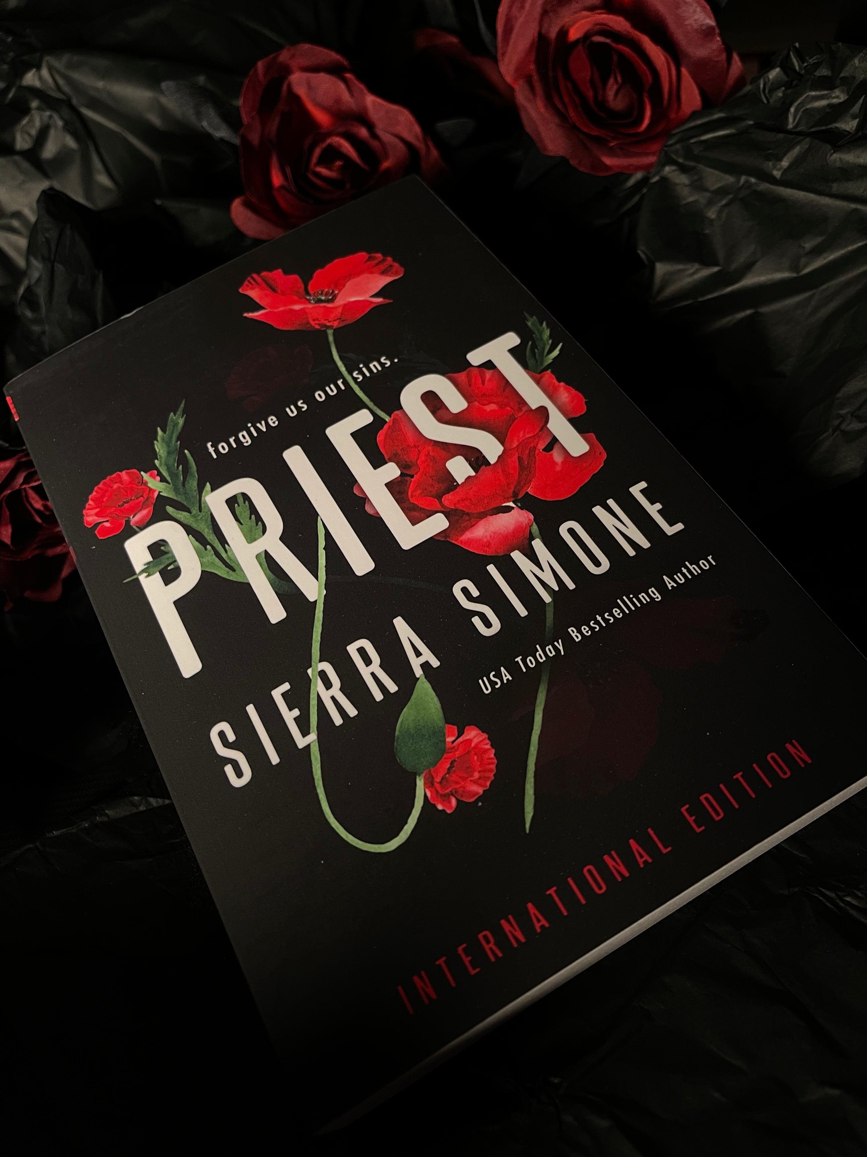 Priest, av Sierra Simone (pocketutgåva, engelsk utgåva)